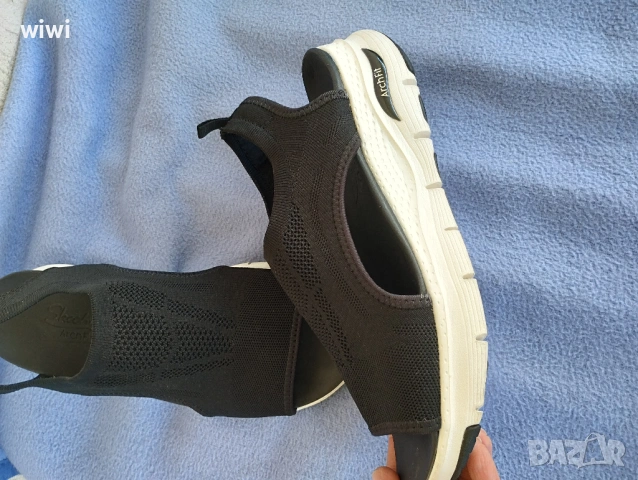 Сандали Skechers номер 40-41., снимка 4 - Сандали - 51074357
