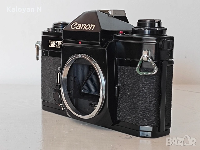 Комплект тяло Canon EF (The Black Beauty) и обектив Canon FD 35-70mm f/3.5-4.5, снимка 4 - Фотоапарати - 54549537