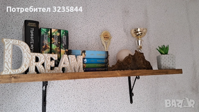 Дървен рафт с дърворезба , снимка 2 - Етажерки - 54274054