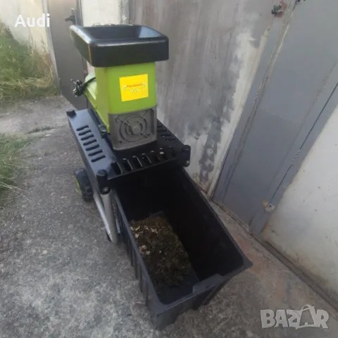 Клонотрошачка за клони, листа, храсти. Мощност 2500W Максимален диаметър на клони 40мм, снимка 8 - Градинска техника - 55479827