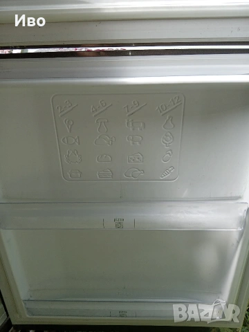 Голям хладилник с фризер " Hotpoint" 190/70/70см с "No frost" система! Спешно и изгодно!, снимка 3 - Хладилници - 54669131