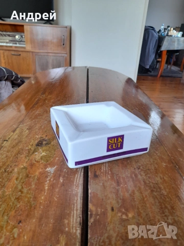 Стар пепелник Silk Cut, снимка 2 - Други ценни предмети - 54045242