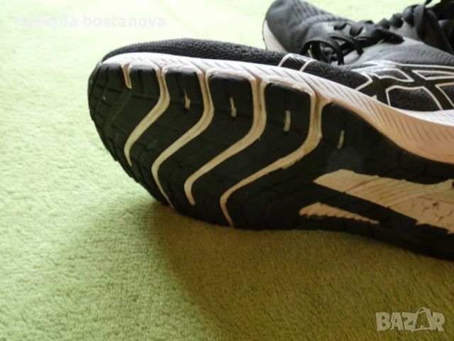 продавам дамски маратонки ascics gt1000 flyfoam,номер 36 в черно и бяло, снимка 3 - Маратонки - 54132129