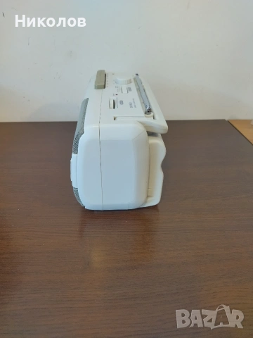 Продавам радио с касетка SONY CFM-10, снимка 3 - Радиокасетофони, транзистори - 55256503
