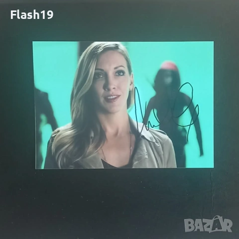 ⭐ Автограф Кейти Касиди (Katie Cassidy) – Arrow ⭐ (виж описанието)