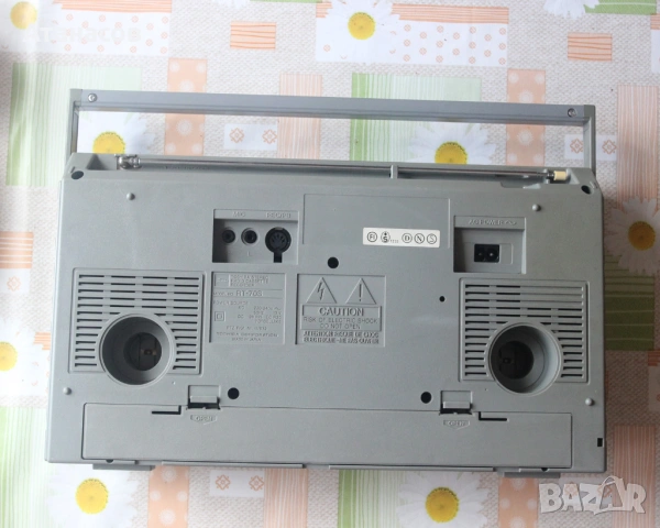 TOSHIBA RT-70S радио-касетофон, снимка 3 - Радиокасетофони, транзистори - 54726549