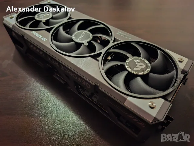 ASUS TUF Gaming RTX 5090 32GB OC Edition - 25 МЕС. ГАРАНЦИЯ, пълен комплект, почти неизползвана, снимка 5 - Видеокарти - 55338036