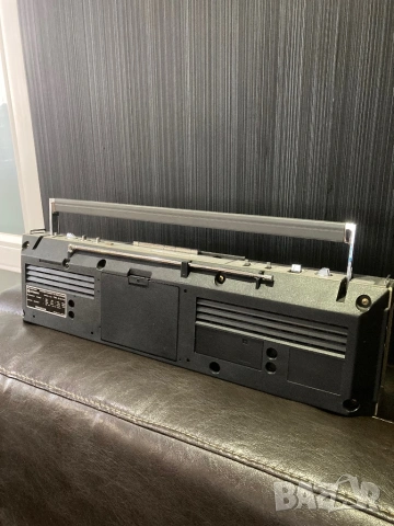 HITACHI TRK-6701W VINTAGE RETRO BOOMBOX радио касетофон, снимка 16 - Радиокасетофони, транзистори - 54778620