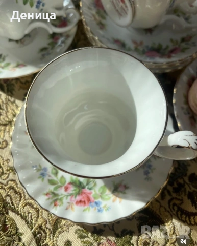 Последен сет Royal Albert „Moss Rose“- добре познат модел английски флорален дизайн. , снимка 3 - Чаши - 54825045