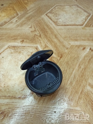 Пепелник OEM/ Оригинален Jeep/ Dodge/ Chrysler/ Mopar, снимка 2 - Аксесоари и консумативи - 54379458