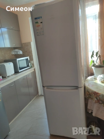 Хладилник Indesit 