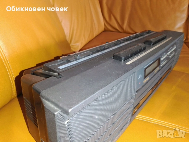 Ретро шедьовър: Toshiba RT-8539, снимка 2 - Радиокасетофони, транзистори - 54737671