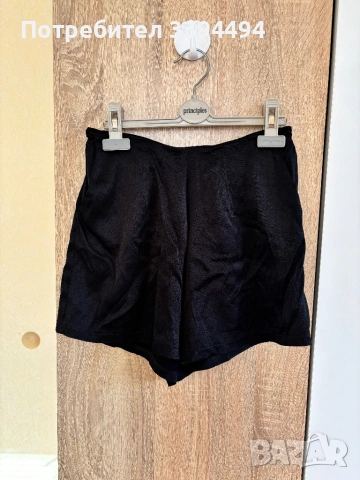 Къси сатенени гащи Zara с висока талия