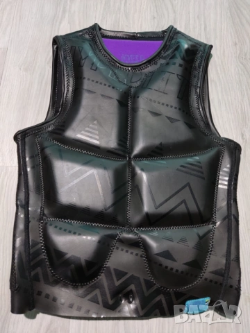 Най-добрите висок клас жилетки за джет,уейкборд,кайт и др.водни спортове, снимка 8 - Водни спортове - 28891351