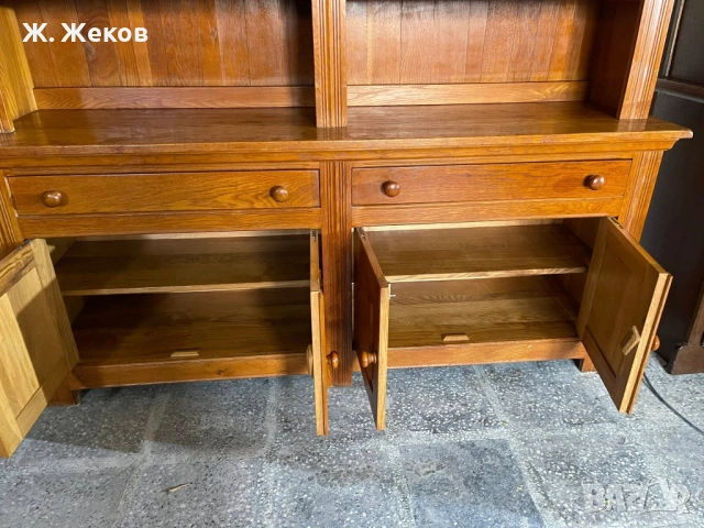 Красив масивен дървен шкаф / витрина, снимка 4 - Секции и витрини - 54579744