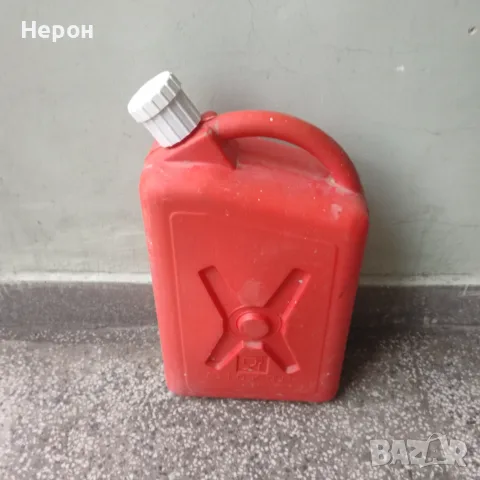 Пластмасова туба