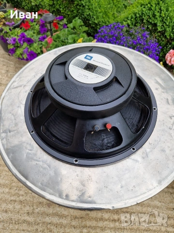 JBL Говорител 15ича, снимка 2 - Тонколони - 54741823