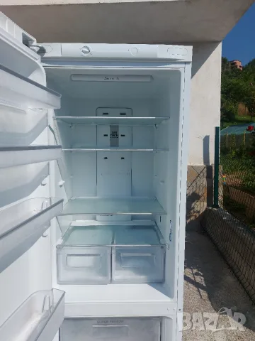 Хладилник с фризер Hotpoint Ariston NoFrost, снимка 2 - Хладилници - 55345944