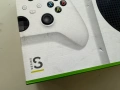 Конзола X-BOX ONE S 512GB с 2 джойстика, снимка 3