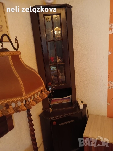 Комплект ъглова витрина и барплот с два стола, снимка 3 - Шкафове - 54288842