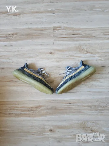 Оригинални мъжки маратонки Adidas Yeezy Boost 350 V2 "Ash Blue", снимка 5 - Маратонки - 55638989