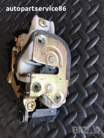 Механизъм за заключване на предна дясна врата за Mitsubishi Grandis (2004-2009) 05X31, снимка 2 - Части - 54740826