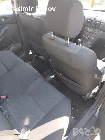Продавам Тойота Авенсис, 1.6 i, АГУ, снимка 4 - Автомобили и джипове - 55247978