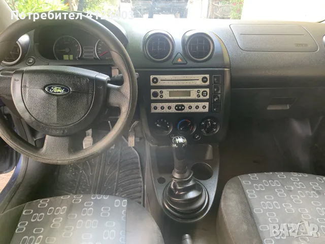 Ford Fiesta 1.3i, снимка 4 - Автомобили и джипове - 55365618