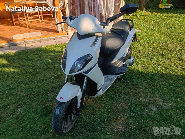Продавам мотоциклет Aprilia sportisity