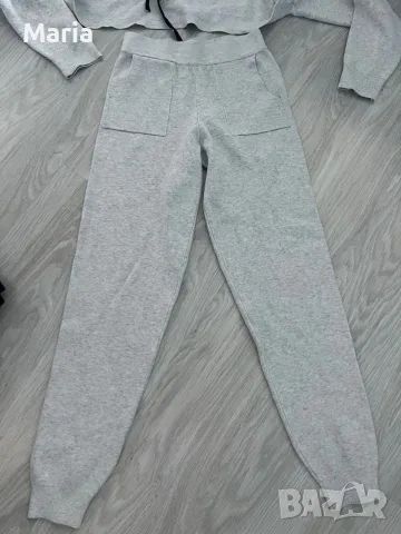 Bershka дамски плетен комплект суитшърт с качулка и панталон XS, снимка 2 - Комплекти - 55514148