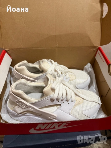 Nike Huarache, снимка 2 - Маратонки - 54015565