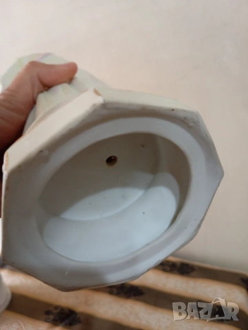 Порцеланова статуетка-религиозен мотив, снимка 8 - Други ценни предмети - 53978026