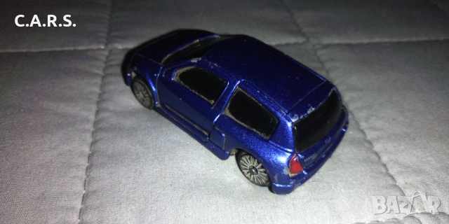 Clio V6 Renault Sport MAISTO Мащаб 1:64 , снимка 2 - Колекции - 54039866