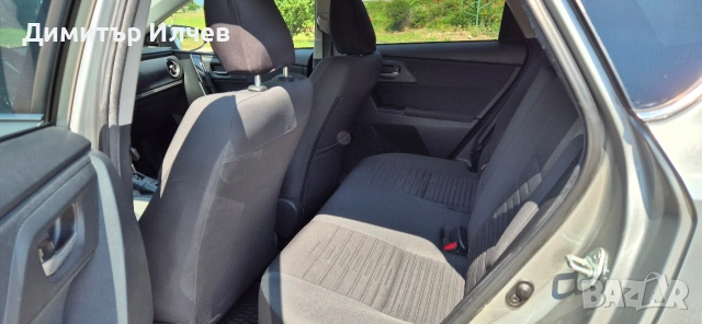 Toyota Auris D4T, снимка 10 - Автомобили и джипове - 55129729