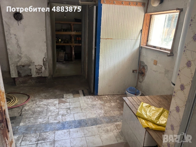 Просторна обзаведена къща с двор и отлична локация в село Петърч, снимка 5 - Къщи - 55253794