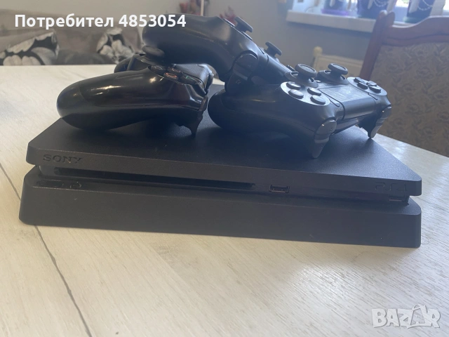 PlayStation 4 с 3 джойстика