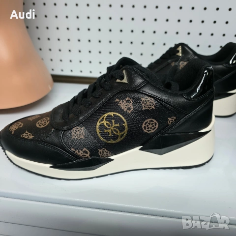 Guess Дамски Маратонки, снимка 2 - Дамски ежедневни обувки - 54623409
