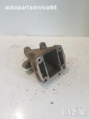 Конзола за закрепване на двигател 2.2 CDI дясна за Mercedes W906 Sprinter (2006-2010) A6462230304, снимка 2 - Части - 54078416