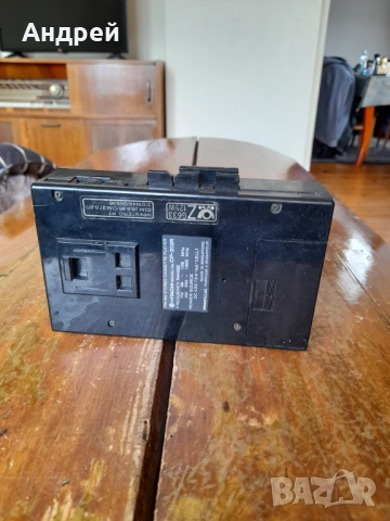 Стар Уокмен Hitachi CP-202R, снимка 3 - Антикварни и старинни предмети - 54045272