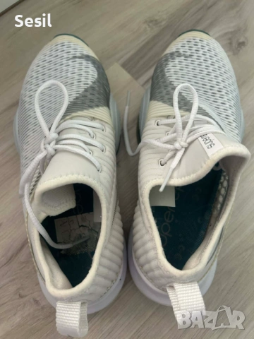 Оригинални маратонки Nike, снимка 3 - Маратонки - 54478003
