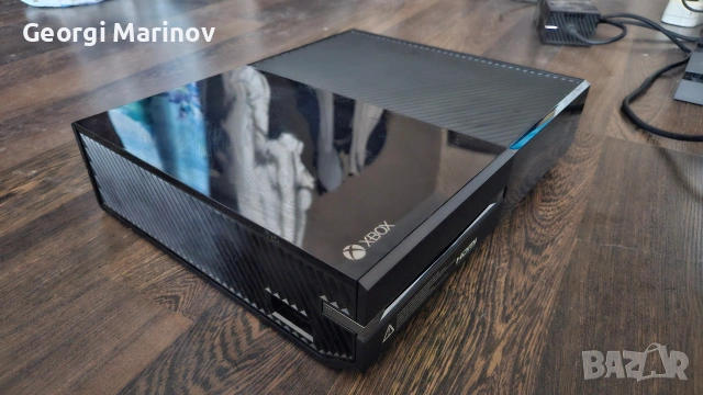 Xbox one с оригинална кутия и безжичен джойстик, снимка 4 - Xbox конзоли - 54903815