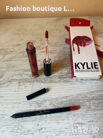 Комплект червило и молив на KYLIE Cosmetics цвят 22 с аромат на шоколад в кутия на марката 🖤❤️, снимка 2 - Декоративна козметика - 55286463