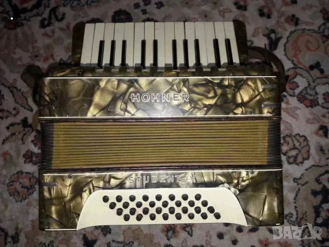 Акордеон Hohner Student IV