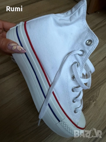 Оригинални чисто бели Кецове Converse Platform ! 39 н, снимка 4 - Кецове - 54656950