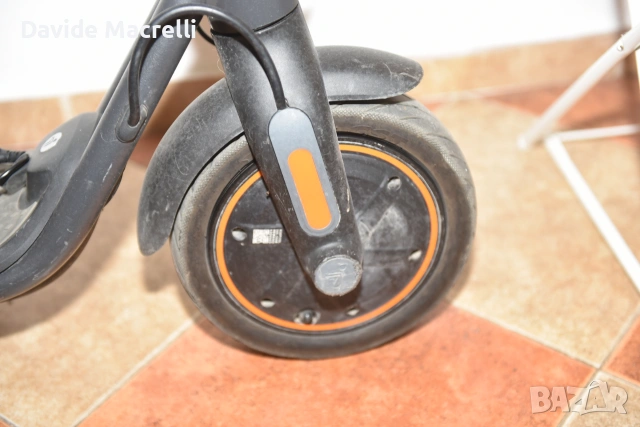 Продавам Segway-Ninebot F40I – с мигачи, гуми 10", отлично състояние, снимка 6 - Велосипеди - 55104713