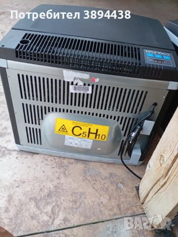 Хладилна чанта DOMETIC 40л, снимка 4 - Хладилници - 54801358