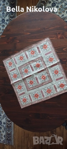 Ръчно бродирана покривка