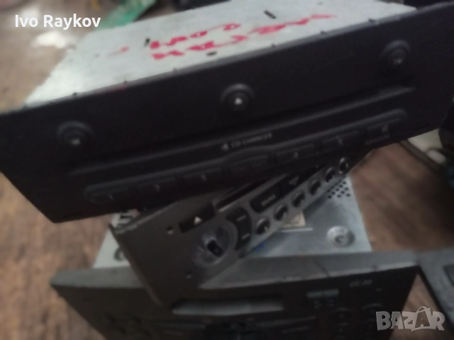 RENAULT MEGANE 6 Disc CD Changer 8200084437, снимка 3 - Части - 54804037