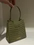 Steve Madden мини чанта в маслено зелено, снимка 5