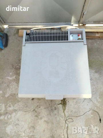Хладилник COLEMAN MAXI BAR -12 V/220V/GAZ - № 1, снимка 11 - Хладилни чанти - 54420797